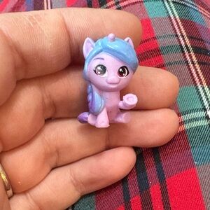 My little pony G5 mlp mini world magic Izzy moonbow